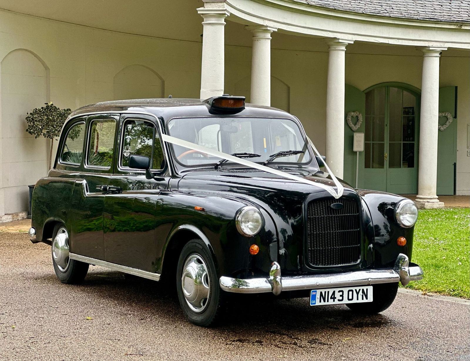 Black London Taxi — Bedford Executive Cars